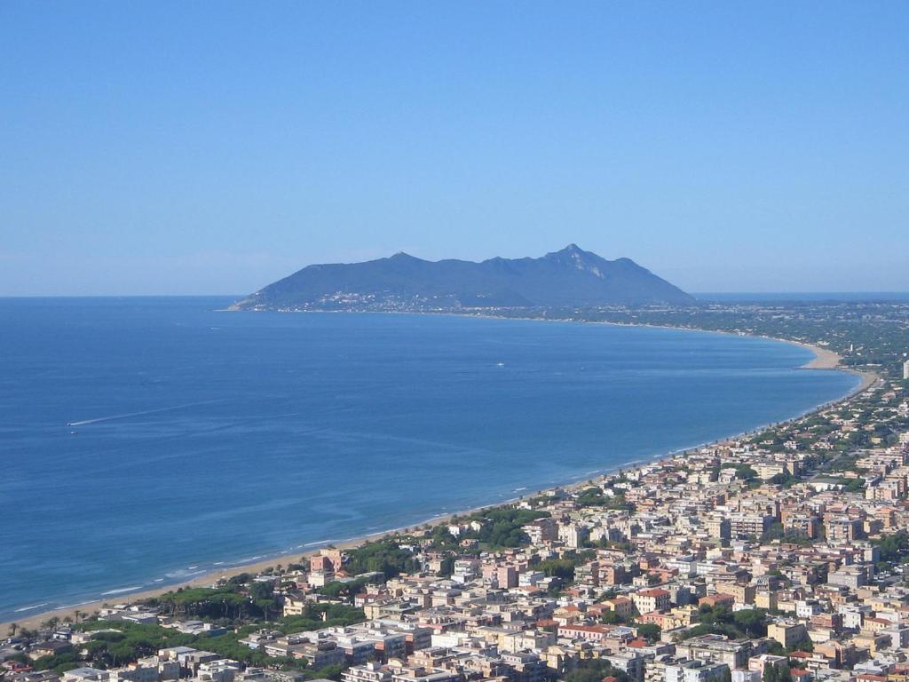 Royal Rooms Terracina Exteriör bild