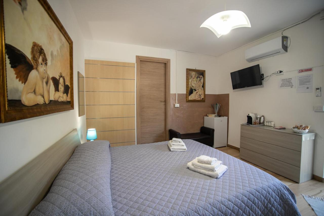 Royal Rooms Terracina Exteriör bild